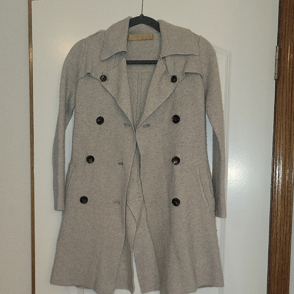 Elegant Gray Women's Coat - Picture 1 of 5